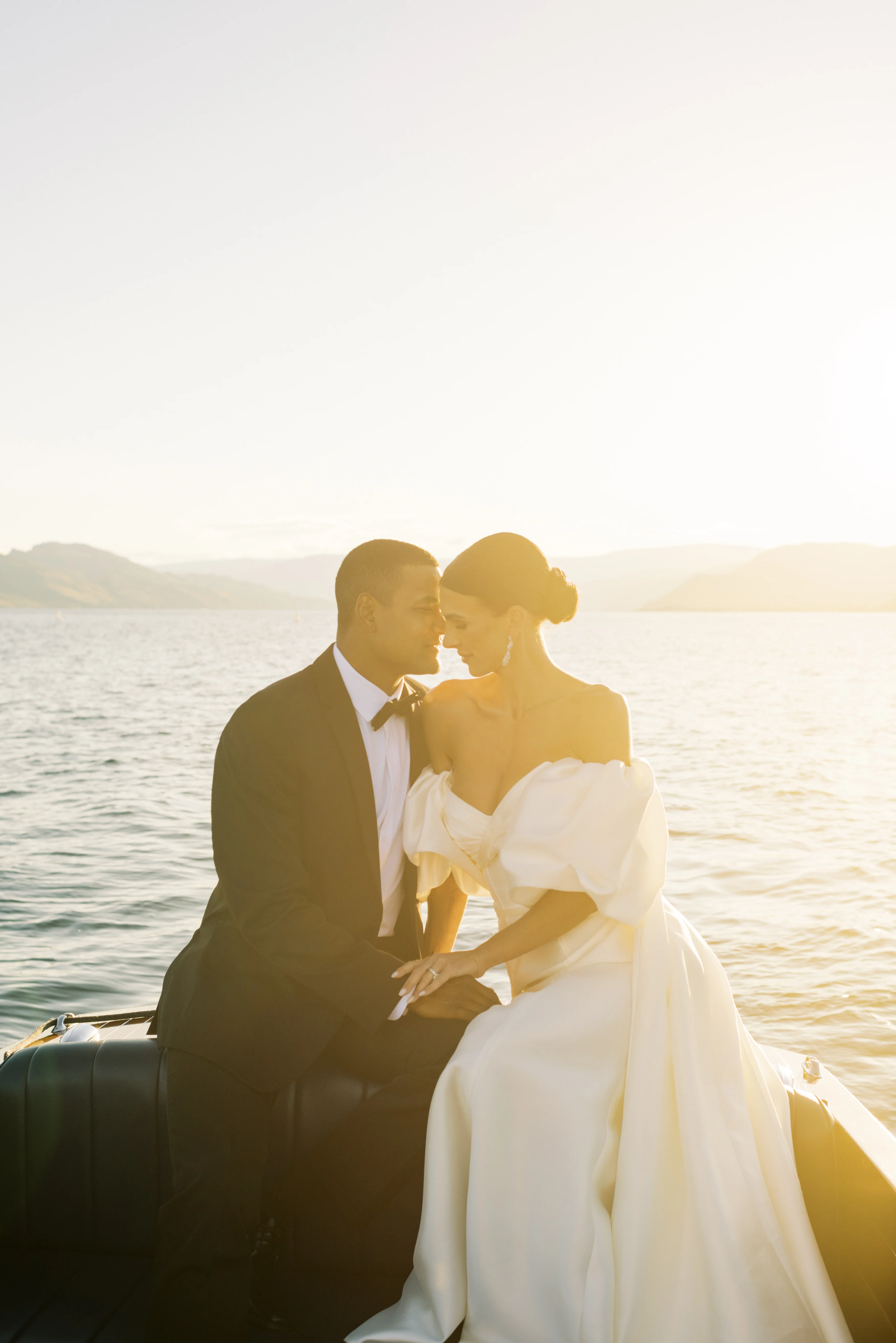 Couple on the lake at Château Okanagan